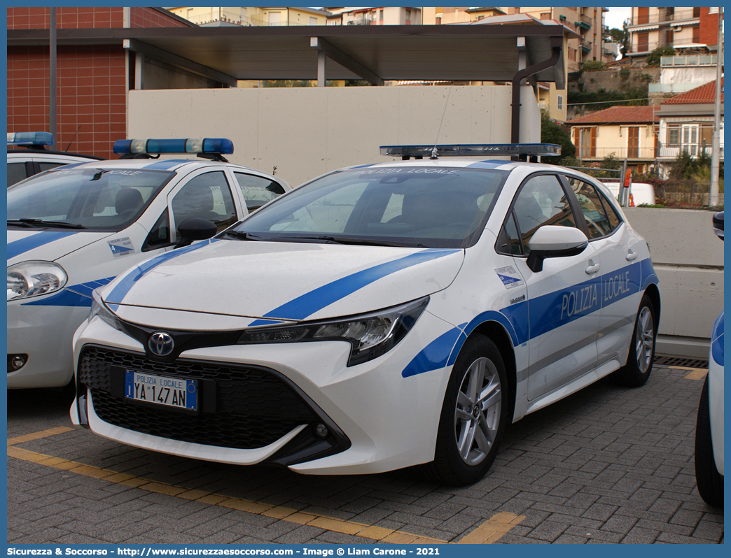 Polizia Locale YA147AN
Polizia Locale
Comune di Alassio
Toyota Auris Hybrid III serie
Allestitore Ciabilli S.r.l.
Parole chiave: Polizia;Locale;Municipale;Alassio;Toyota;Auris;Hybrid;Ciabilli