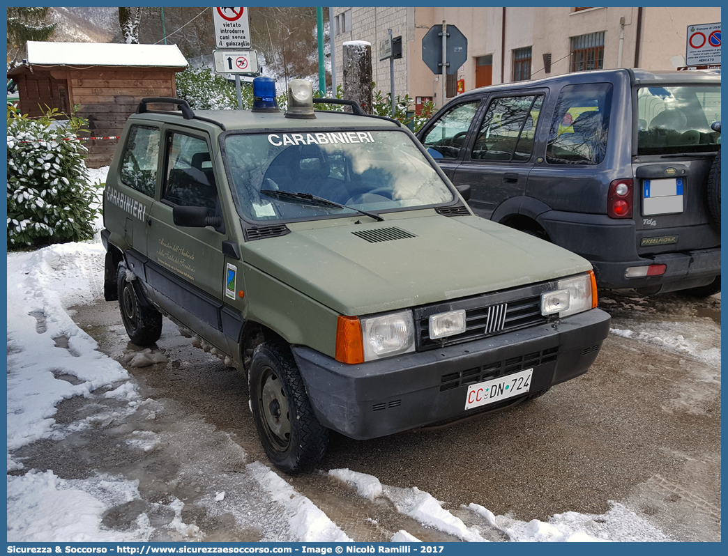 CC DN724
Arma dei Carabinieri
Comando Unità per la Tutela Forestale, 
Ambientale e Agroalimentare
Fiat Panda 4x4 I serie
Parole chiave: CC;C.C.;Arma;dei;Carabinieri;Comando;Unità;per;la;Tutela;Forestale;Ambientale;Agroalimentare;Fiat;Panda;4x4