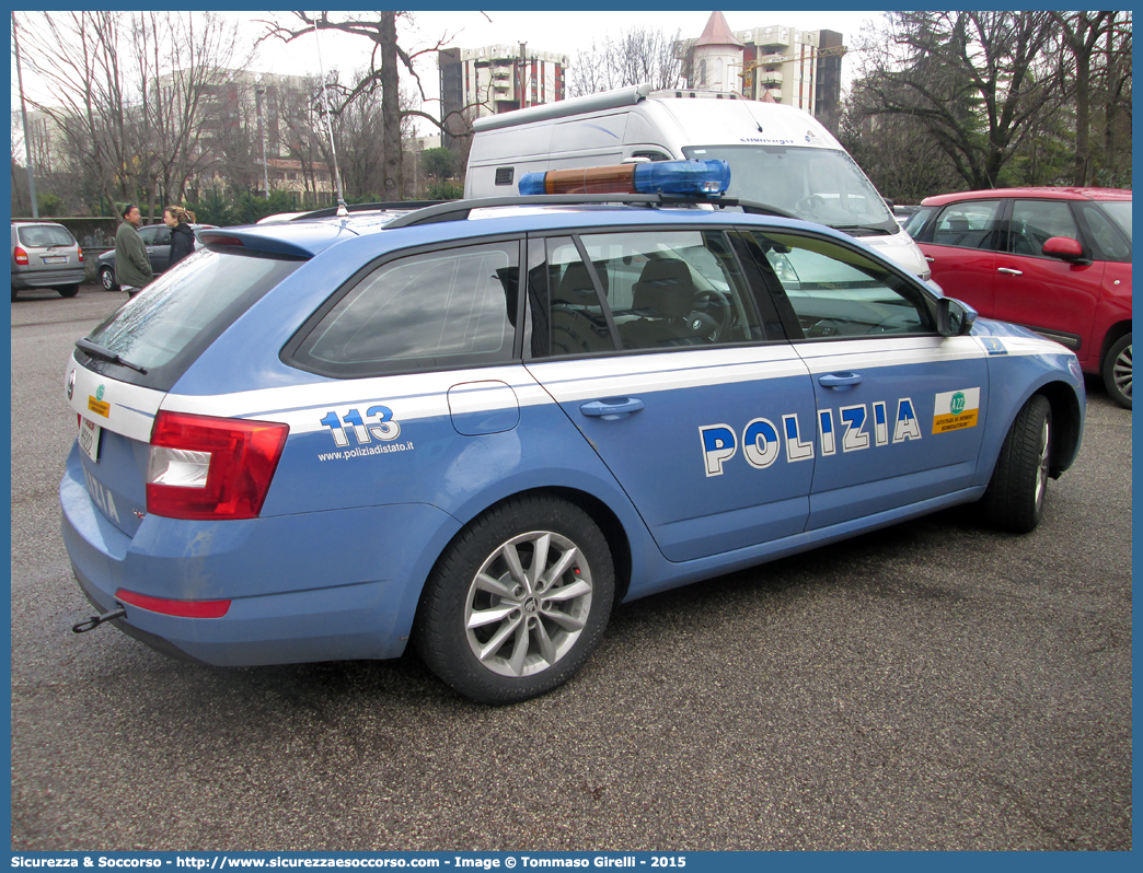 Polizia H9202
Polizia di Stato
Polizia Stradale
Autostrada del Brennero S.p.A.
Skoda Octavia Wagon 4x4 IV serie
Allestitore Focaccia Group S.r.l.
Parole chiave: PS;P.S.;Polizia;di;Stato;Stradale;Autostradale;Autostrada;del;Brennero;Brennerautobahn;Skoda;Octavia;Wagon;Station;SW;S.W.;4x4;Focaccia;H9202