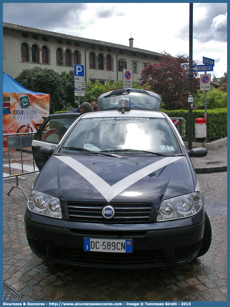 -
Polizia Municipale
Corpo Intercomunale
Rovereto e Valli del Leno
Fiat Punto III serie
Parole chiave: Polizia;Locale;Municipale;Rovereto;Valli;Leno;Terragnolo;Trambileno;Fiat;Punto