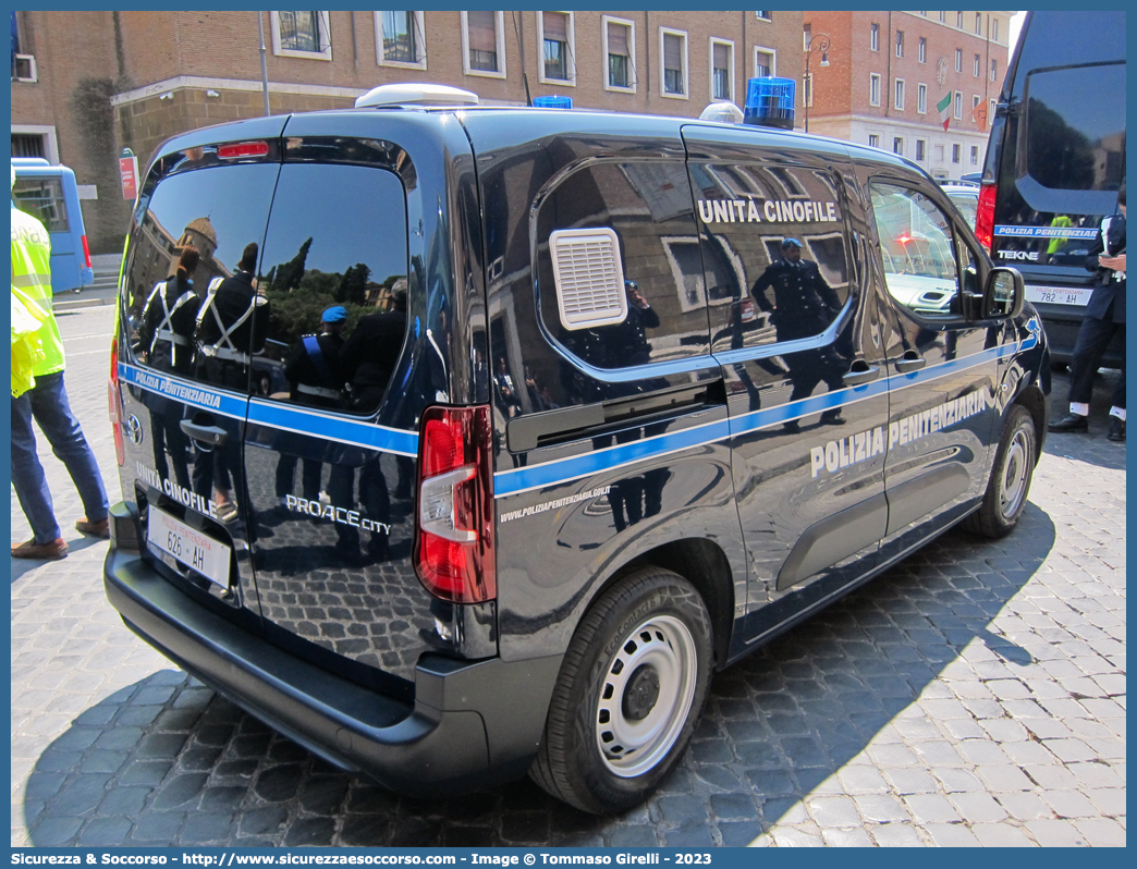 Polizia Penitenziaria 626AH
Polizia Penitenziaria
Servizio Cinofili
Toyota ProAce City
Allestitore Focaccia Group S.r.l. 
Parole chiave: PP;P.P.;Pol.Pen.;PolPen;AdiC;A.diC.;Agenti;di;Custodia;Polizia;Penitenziaria;Nucleo;Traduzioni;Piantonamenti;Toyota;ProAce;City;Focaccia;Servizio;Cinofili