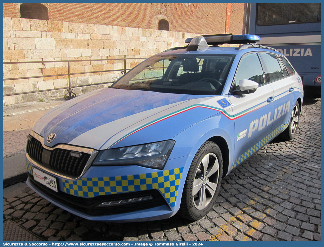 Polizia M9093
Polizia di Stato
Polizia Stradale
Autostrada Bs/Vr/Vi/Pd S.p.A
Skoda Superb Wagon 4x4 III serie restyling
Parole chiave: PS;P.S.;Polizia;di;Stato;Stradale;Autostrada;Autostradale;Skoda;Superb;Station;Wagon;SW;S.W.