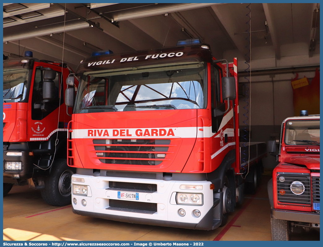 VF 5H2TN
Corpo Vigili del Fuoco Volontari Riva del Garda
Iveco Stralis AS I serie
Parole chiave: VF;V.F.;Vigili del Fuoco;Vigili;Fuoco;Volontari;Riva del Garda;Iveco;Stralis AS I serie;5H2TN