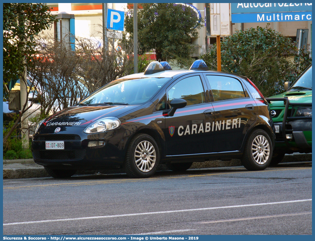 CC DT809
Arma dei Carabinieri
Comando Unità per la Tutela Forestale, 
Ambientale e Agroalimentare
Fiat Punto IV serie
Parole chiave: CC;C.C.;Arma;dei;Carabinieri;Comando;Unità;per;la;Tutela;Forestale;Ambientale;Agroalimentare;Fiat;Punto