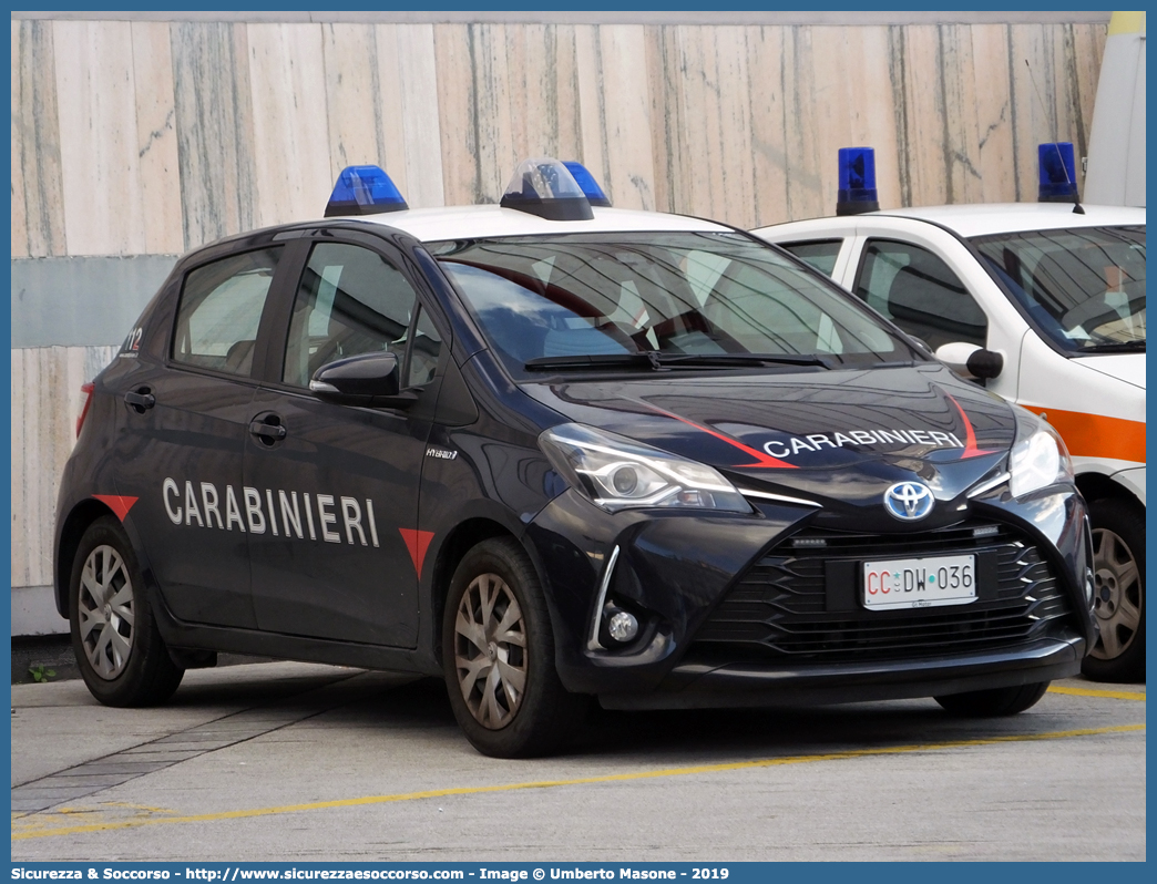 CC DW036
Arma dei Carabinieri
Toyota Yaris Hybrid IV serie
Allestitore Focaccia Group S.r.l.
Parole chiave: CC;C.C.;Arma;dei;Carabinieri;Toyota;Yaris;Focaccia