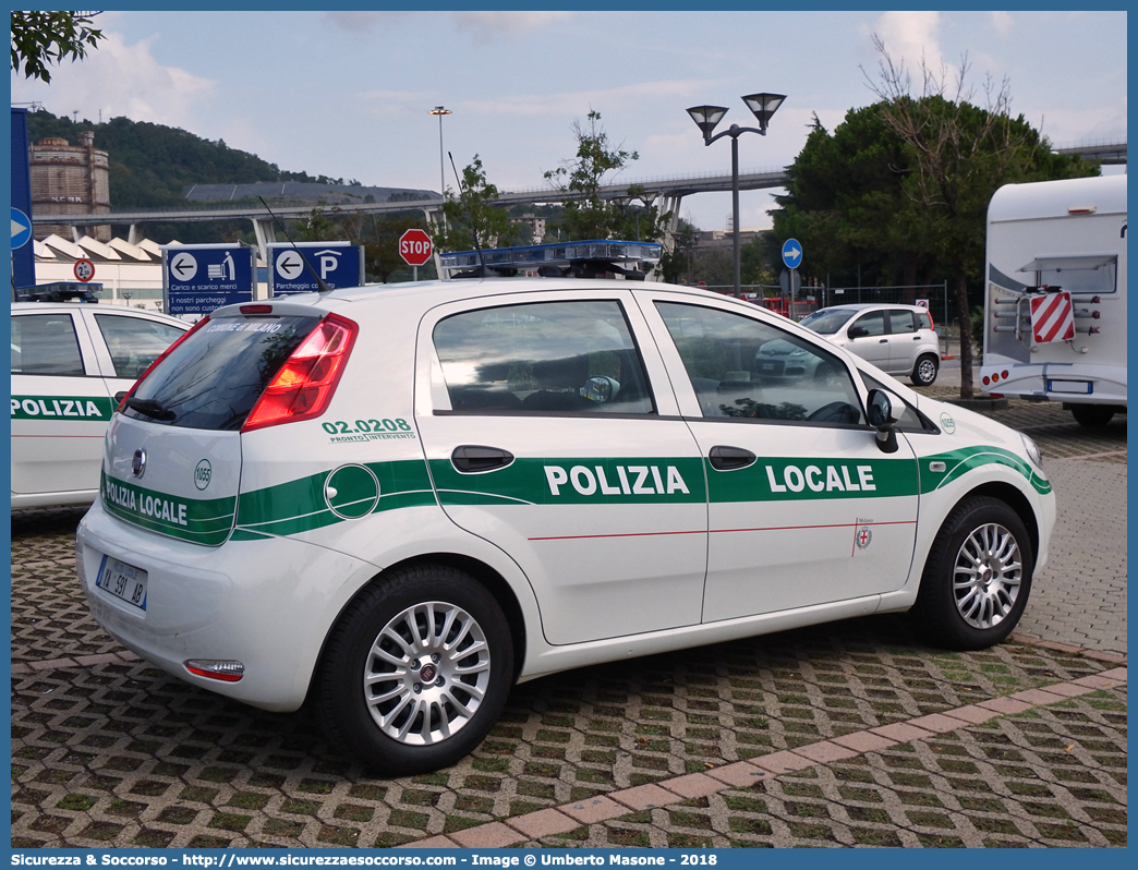 Polizia Locale YA591AB
Polizia Locale
Comune di Milano
Fiat Punto IV serie
Allestitore Focaccia Group S.r.l.
Parole chiave: P.L.;P.M.;PL;PM;Polizia;Municipale;Locale;Milano;Fiat;Punto;Focaccia