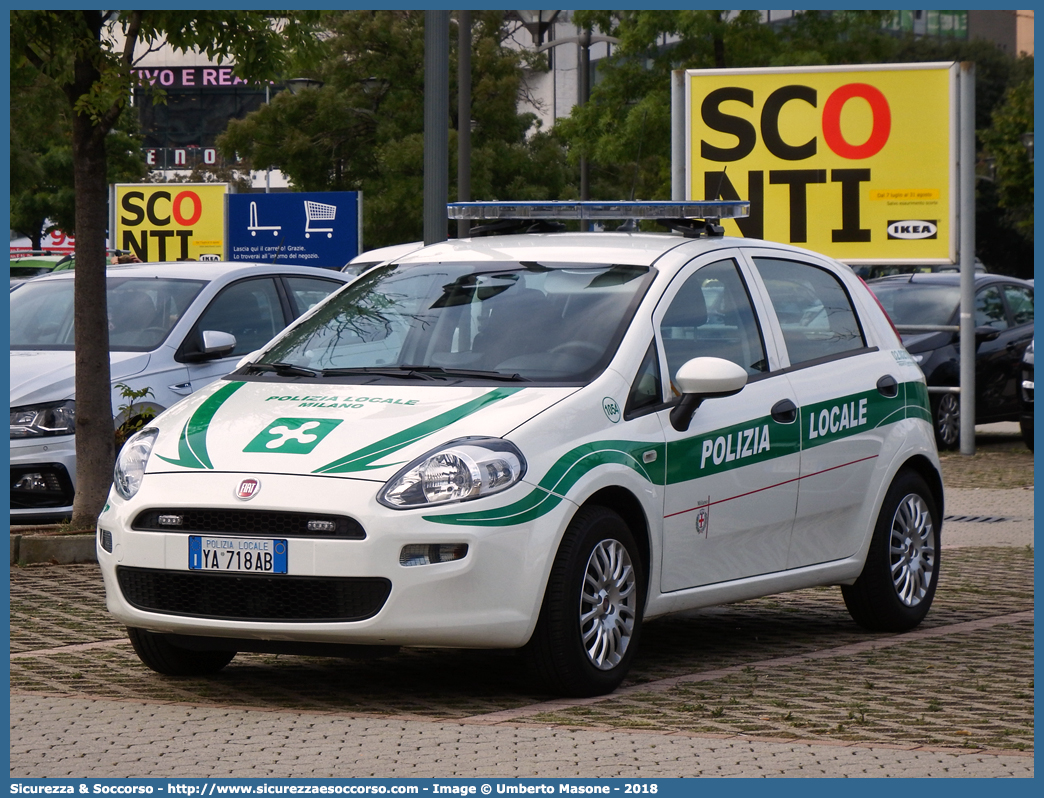 Polizia Locale YA718AB
Polizia Locale
Comune di Milano
Fiat Punto IV serie
Allestitore Focaccia Group S.r.l.
Parole chiave: P.L.;P.M.;PL;PM;Polizia;Municipale;Locale;Milano;Fiat;Punto;Focaccia