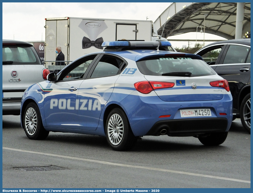 Polizia M4250
Polizia di Stato
Polizia Stradale
Alfa Romeo Nuova Giulietta
I serie II restyling
(II fornitura)
Parole chiave: PS;P.S.;Polizia;di;Stato;Stradale;Alfa;Romeo;Nuova;Giulietta