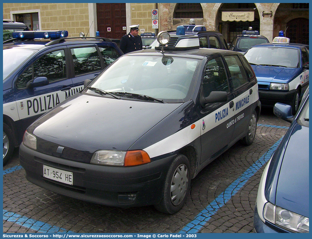 -
Polizia Municipale
Comune di Quinto di Treviso
Fiat Punto I serie
Parole chiave: PL;P.L.;PM;P.M.;Polizia;Locale;Municipale;Quinto;di;Treviso;Fiat;Punto