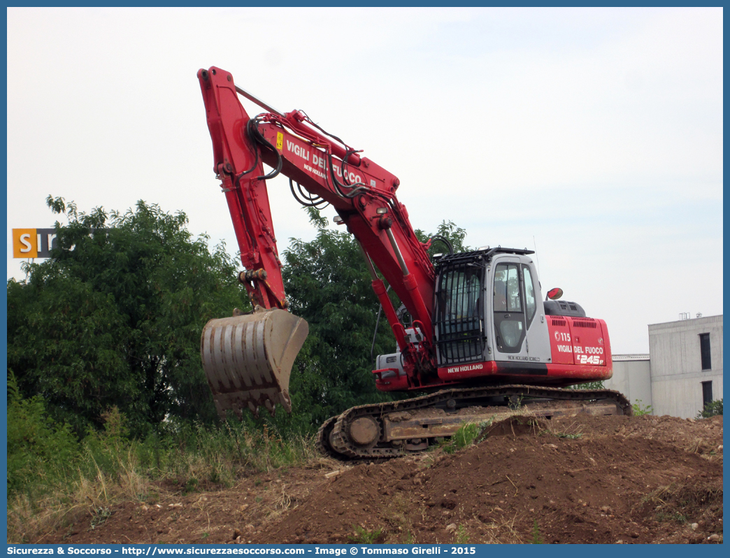 -
Corpo Nazionale Vigili del Fuoco
New Holland Kobelco E245B
Parole chiave: VVF;V.V.F.;Corpo;Nazionale;Vigili;del;Fuoco;New;Holland;Kobelco;E245B