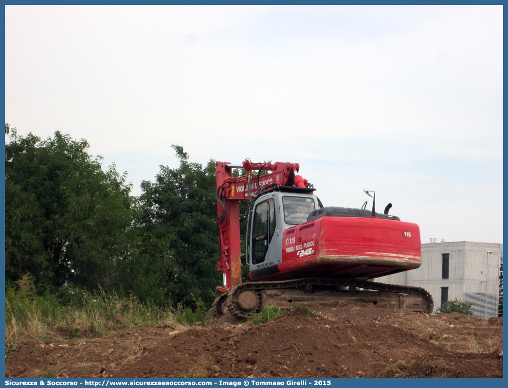 -
Corpo Nazionale Vigili del Fuoco
New Holland Kobelco E245B
Parole chiave: VVF;V.V.F.;Corpo;Nazionale;Vigili;del;Fuoco;New;Holland;Kobelco;E245B