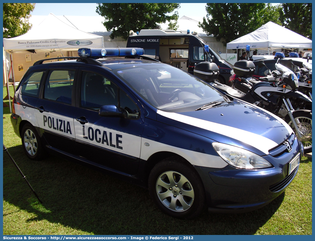 -
Polizia Locale
Comune di Resana
Peugeot 307 Station Wagon II serie
Parole chiave: PL;P.L.;PM;P.M.;Polizia;Locale;Municipale;Resana;Peugeot;307;Station;Wagon