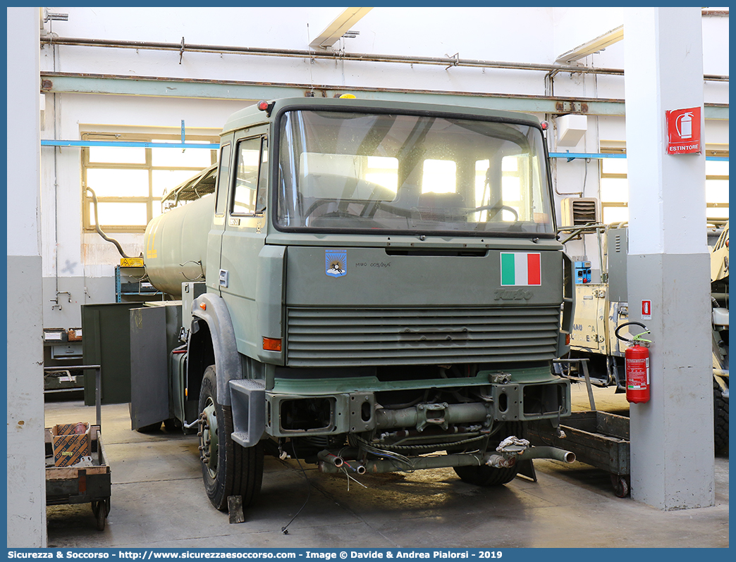 -
Aeronautica Militare Italiana
Iveco 190-26 TurboTech
Parole chiave: AMI;A.M.I.;Aeronautica;Militare;Italiana;Iveco;190-26;TurboTech