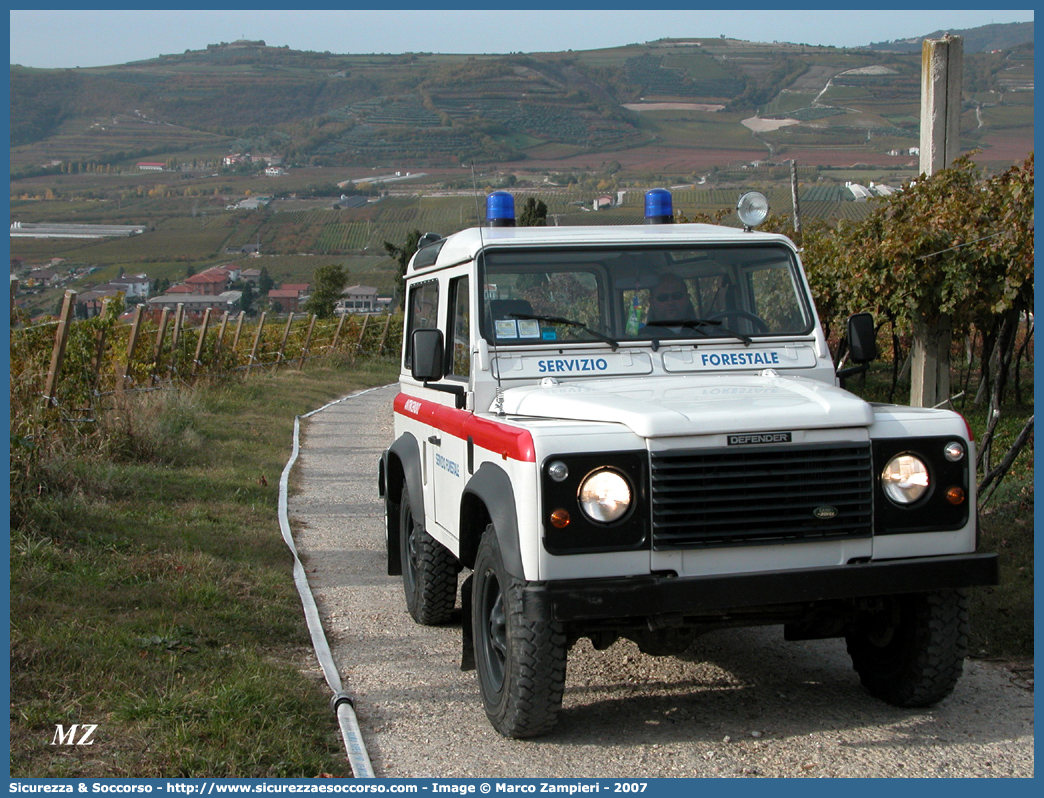 601
Regione Veneto
Servizio Forestale Regionale
Land Rover Defender 90
Antincendio
Parole chiave: Regione;Veneto;Servizio;Forestale;Regionale;Land;Rover;Defender;90;Antincendio