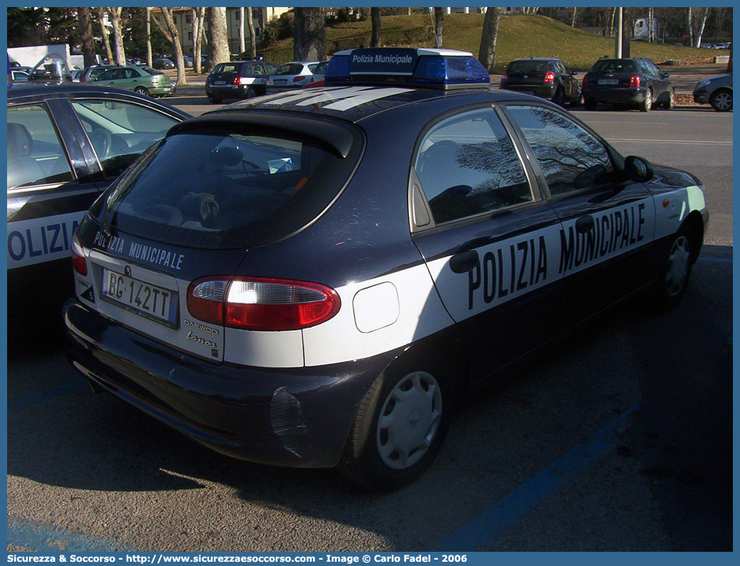 -
Polizia Municipale
Comune di Occhiobello
Daewoo Lanos
Parole chiave: PL;P.L.;PM;P.M.;Polizia;Locale;Municipale;Occhiobello;Daewoo;Lanos