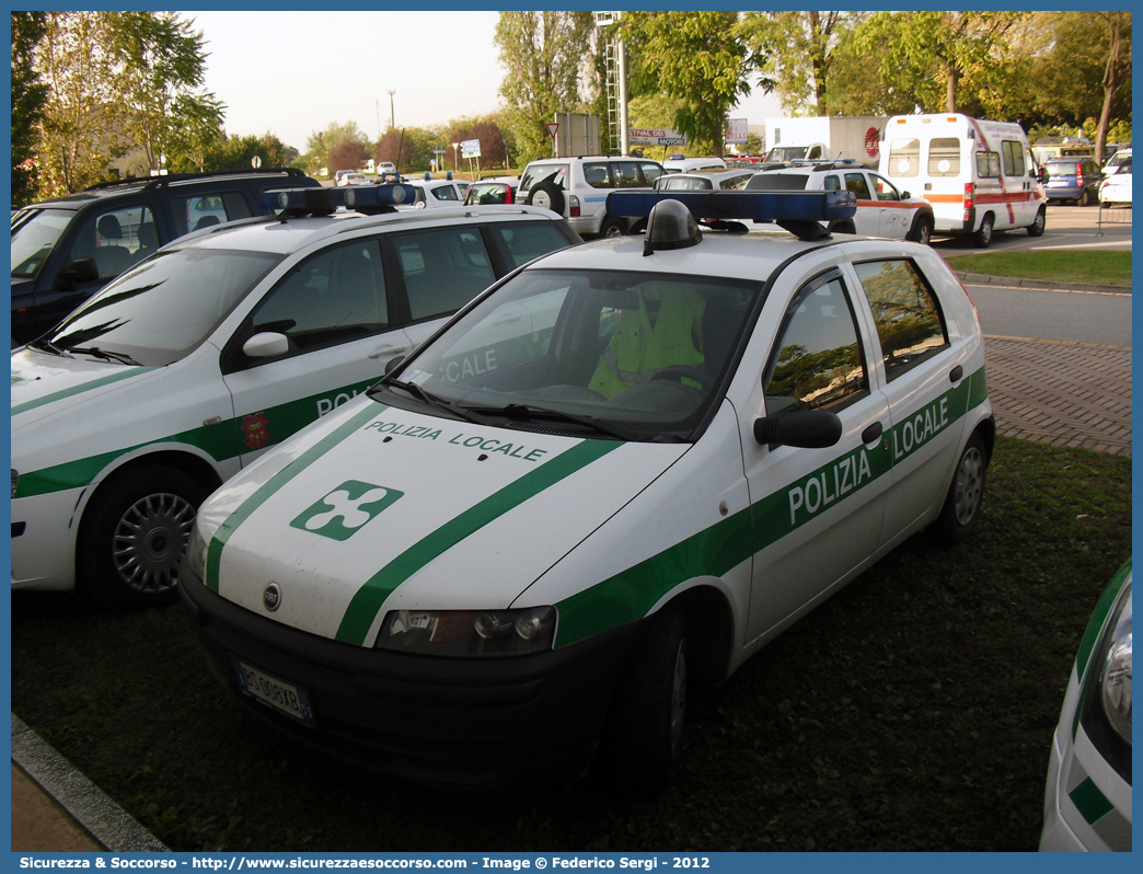 -
Polizia Locale
Comune di Rudiano
Fiat Punto II serie
Parole chiave: PL;P.L.;PM;P.M.;Polizia;Locale;Municipale;Rudiano;Fiat;Punto