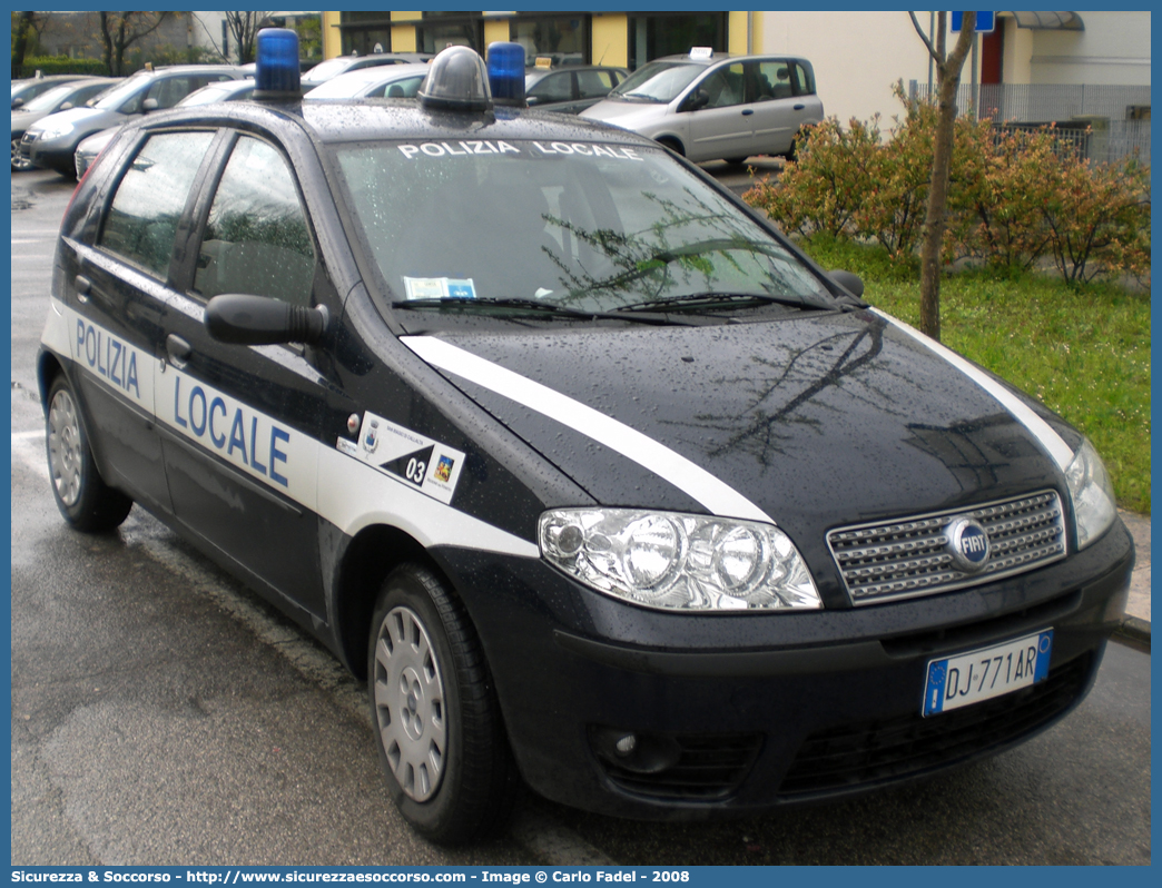 -
Polizia Locale
Comune di San Biagio di Callalta
Fiat Punto Classic
Parole chiave: PL;P.L.;PM;P.M.;Polizia;Locale;Municipale;San;Biagio;di;Callalta;Fiat;Punto;Classic