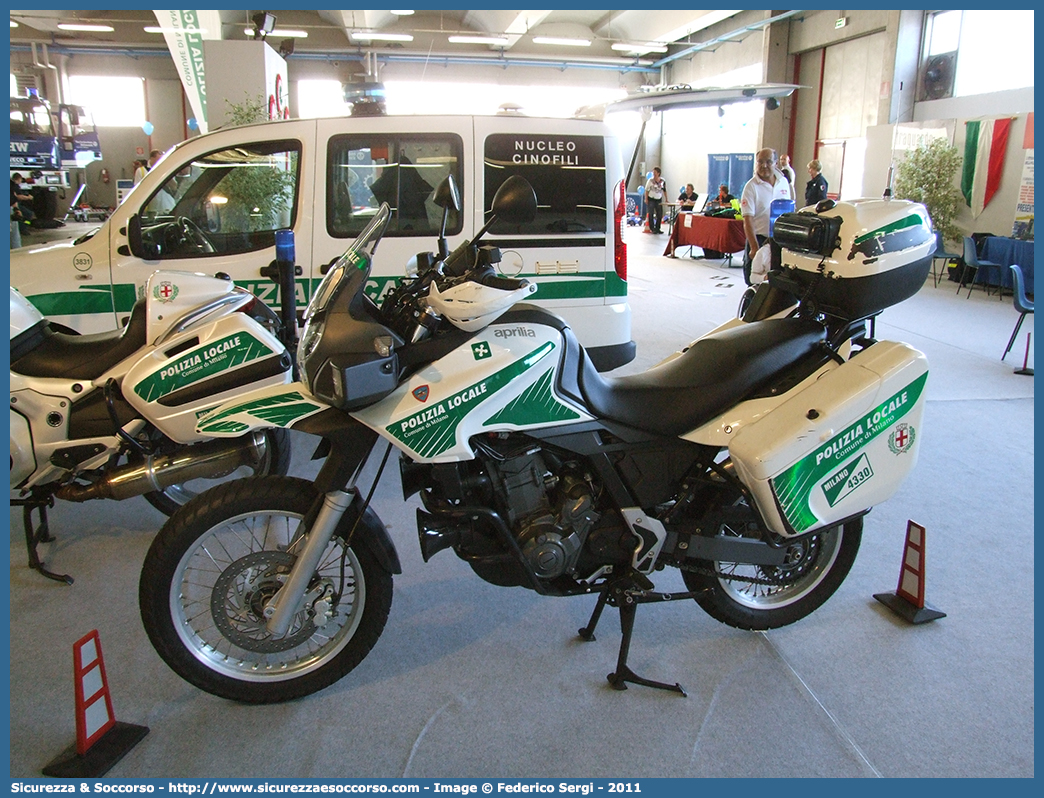 -
Polizia Locale
Comune di Milano
Aprilia Pegaso III serie
Parole chiave: PL;P.L.;PM;P.M.;Polizia;Locale;Municipale;Milano;Aprilia;Pegaso