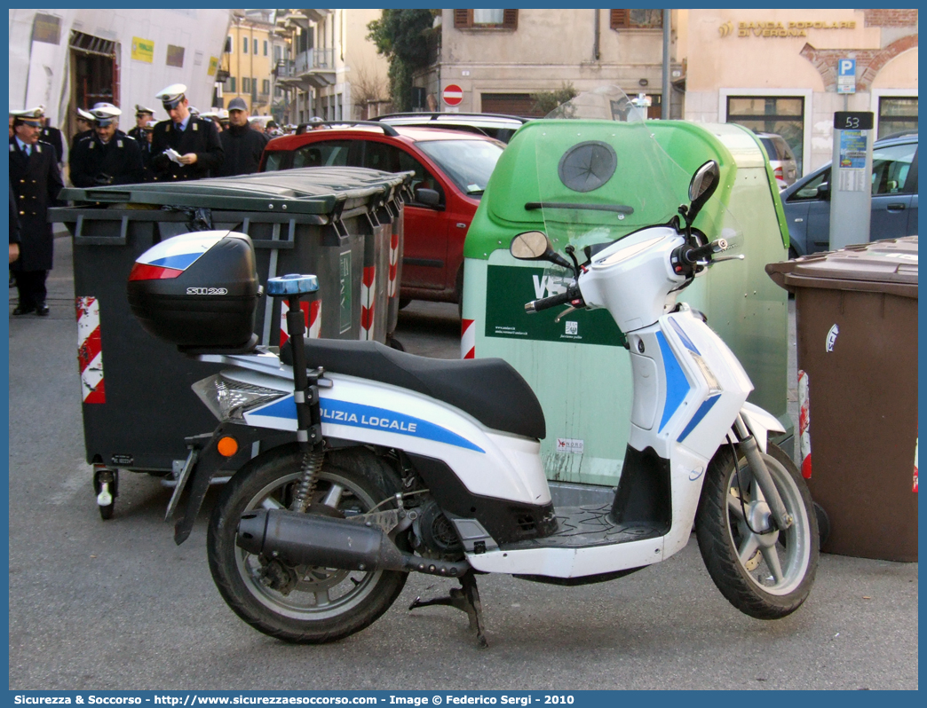 -
Polizia Locale
Comune di Verona
Kymco People S 125 DD
Parole chiave: PL;P.L.;PM;P.M.;Polizia;Locale;Municipale;Verona;Kymco;People;S;125;DD