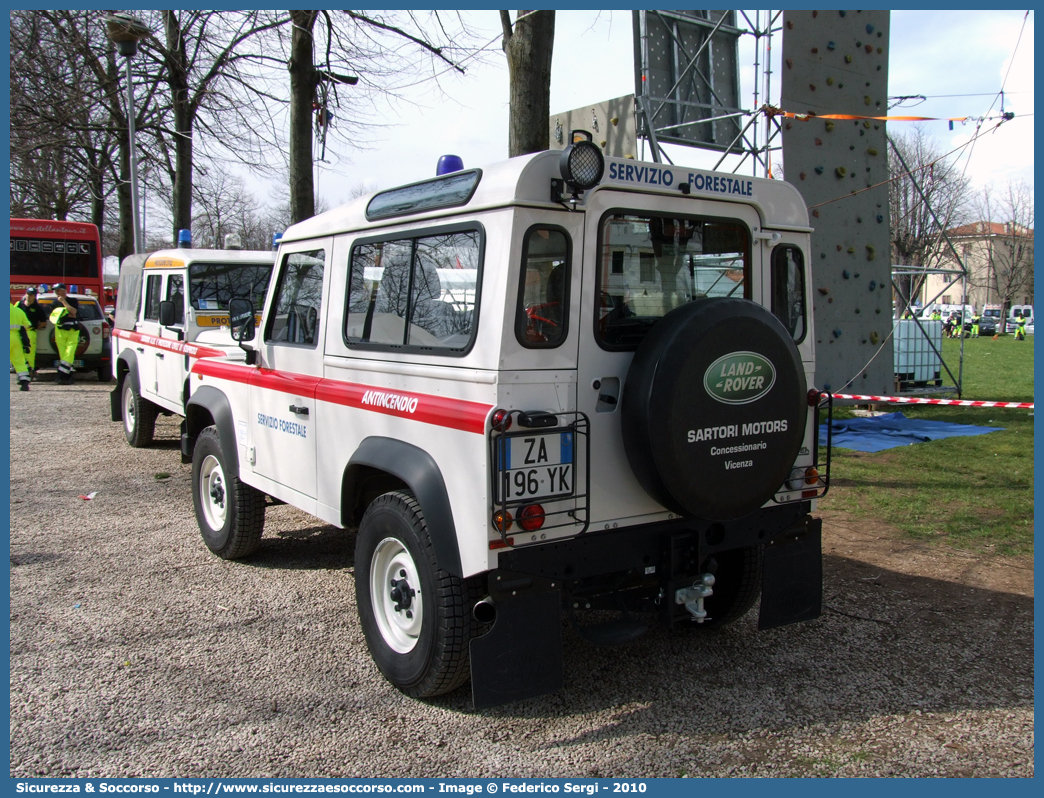 -
Regione Veneto
Servizio Forestale Regionale
Land Rover Defender 90
Antincendio
Parole chiave: Regione;Veneto;Servizio;Forestale;Regionale;Land;Rover;Defender;90;Antincendio