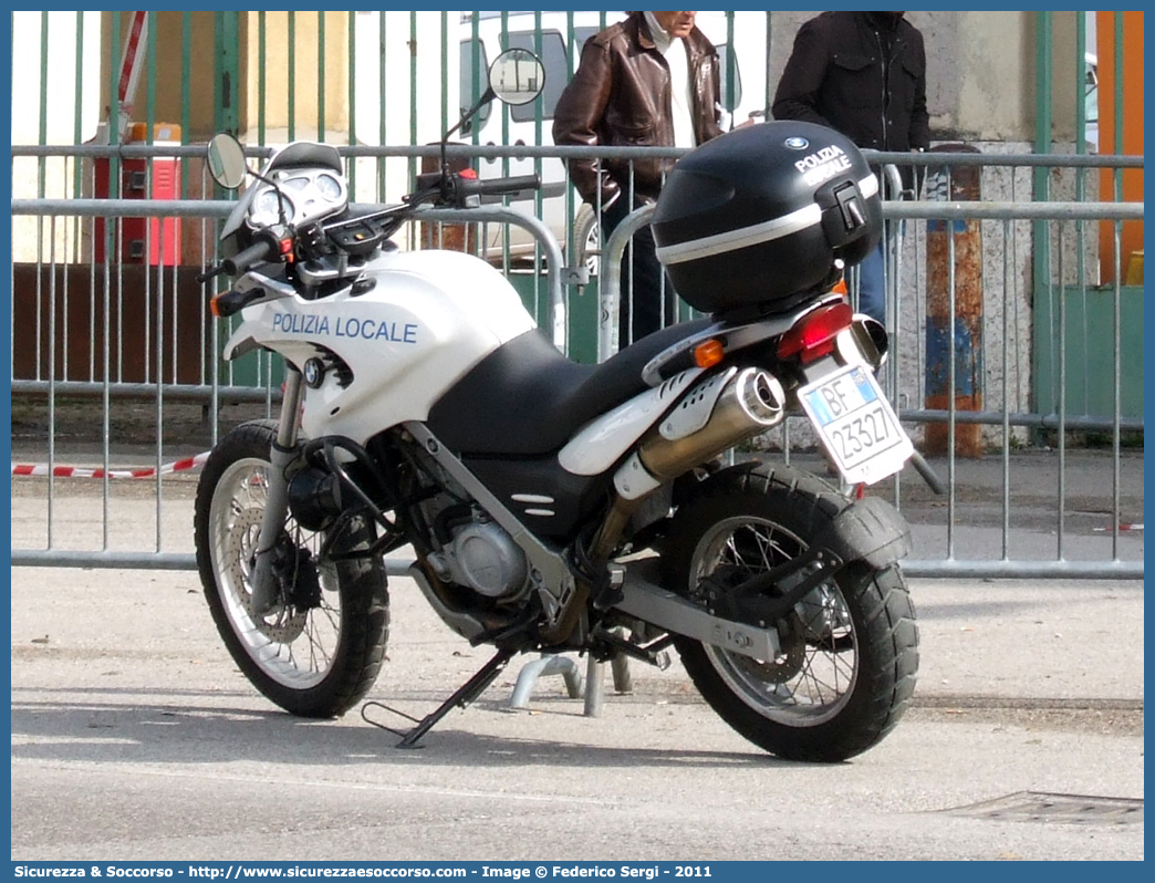 -
Polizia Locale
Comune di Verona
BMW F650GS
Parole chiave: PL;P.L.;PM;P.M.;Polizia;Locale;Municipale;Verona;BMW;F650GS