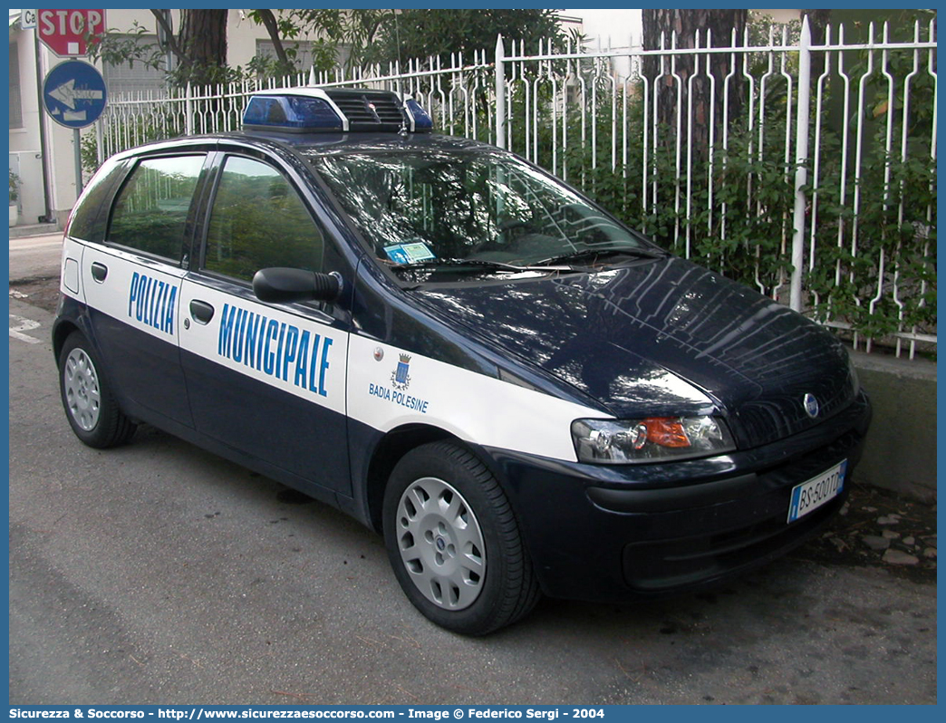 -
Polizia Municipale
Comune di Badia Polesine
Fiat Punto II serie
Parole chiave: PL;P.L.;PM;P.M.;Polizia;Locale;Municipale;Badia Polesine;Fiat;Punto