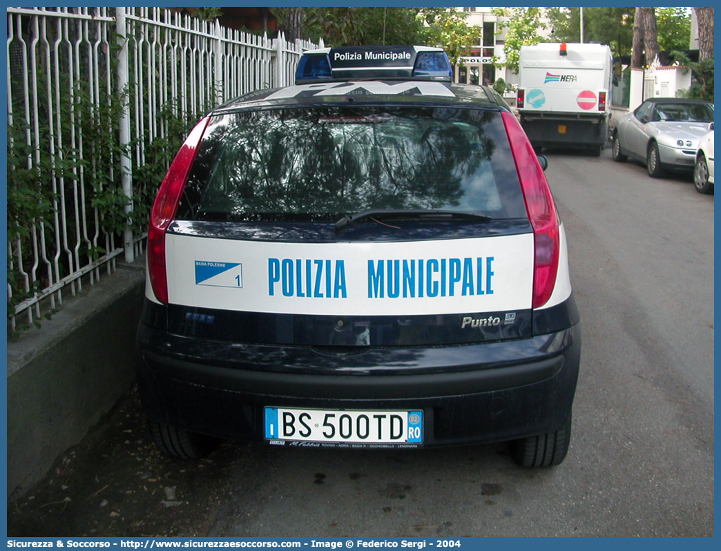 -
Polizia Municipale
Comune di Badia Polesine
Fiat Punto II serie
Parole chiave: PL;P.L.;PM;P.M.;Polizia;Locale;Municipale;Badia Polesine;Fiat;Punto