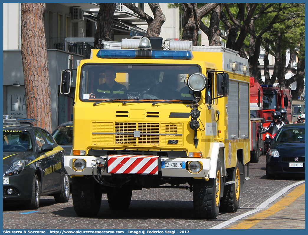 -
Protezione Civile
Comune di Cavallino Treporti
Fiat 75PC
Parole chiave: PC;P.C.;Protezione;Civile;Cavallino;Treporti;Scam;Fiat;75