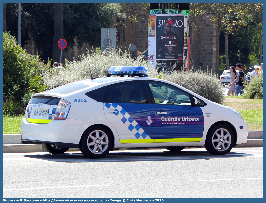 C900
Reino de España
Guardia Urbana Ayuntament de Barcelona
Toyota Prius Hybrid II generation
Parole chiave: Regno di Spagna;Spagna;Espana;España;Reino de España;Guardia;Urbana;Ayuntament;Barcelona;Toyota;Prius