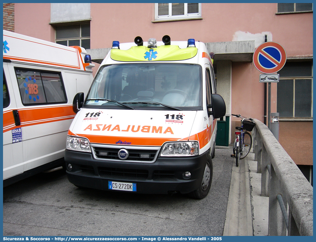 D14
118 Pordenone
Fiat Ducato II serie restyling
Allestitore Aricar S.p.A.
Parole chiave: 118;Pordenone;Ambulanza;Fiat;Ducato;Aricar