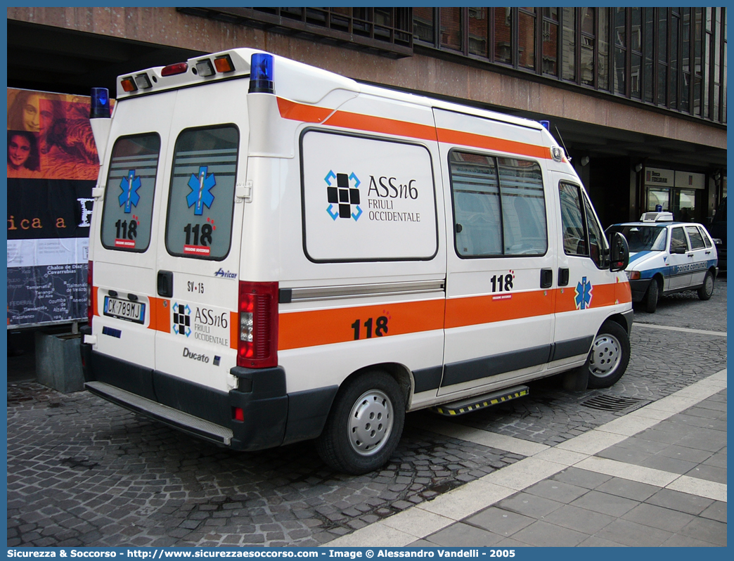 SV15
118 Pordenone
Fiat Ducato II serie restyling
Allestitore Aricar S.p.A.
Parole chiave: 118;Pordenone;Ambulanza;Fiat;Ducato;Aricar