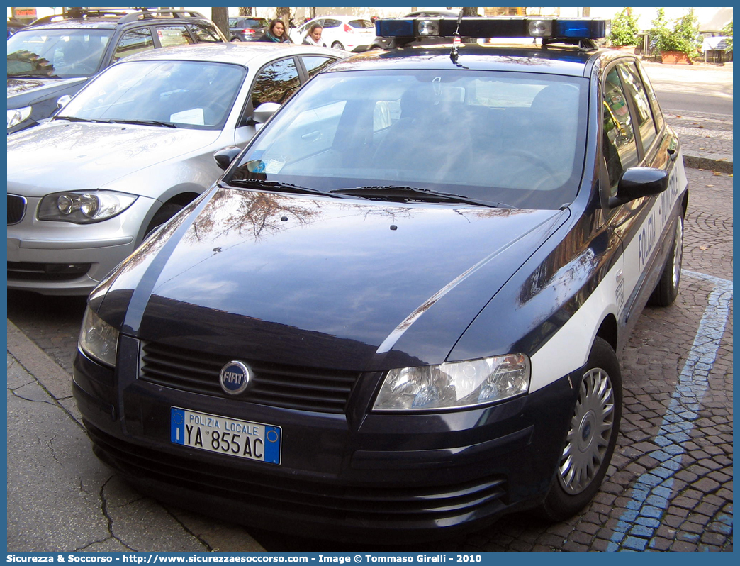 Polizia Locale YA855AC
Polizia Municipale
Unione Comuni Adige Guà
Fiat Stilo II serie
Allestitore Projet Service S.r.l.
Parole chiave: PL;P.L.;PM;P.M.;Polizia;Locale;Municipale;Adige Gua;Adige Guà;Cologna Veneta;Pressana;Roveredo di Gua;Roveredo di Guà;Veronella;Zimella;Fiat;Stilo;Projet Service