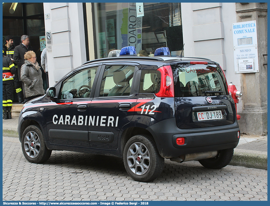 CC DJ189
Arma dei Carabinieri
Fiat Nuova Panda 4x4 II serie
Allestitore Focaccia Group S.r.l.
(I fornitura)
Parole chiave: CC;C.C.;Arma;dei;Carabinieri;Fiat;Panda;4x4;Focaccia