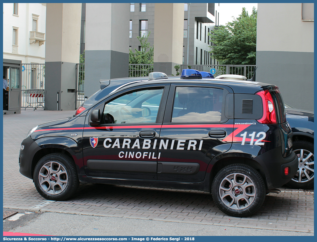 CC DJ964
Arma dei Carabinieri
Centro e Nuclei Cinofili
Fiat Nuova Panda 4x4 II serie
Allestitore Elevox S.r.l.
Parole chiave: CC;C.C.;Arma;Carabinieri;Centro;Nuclei;Nucleo;Cinofili;Fiat;Panda;4x4;Elevox