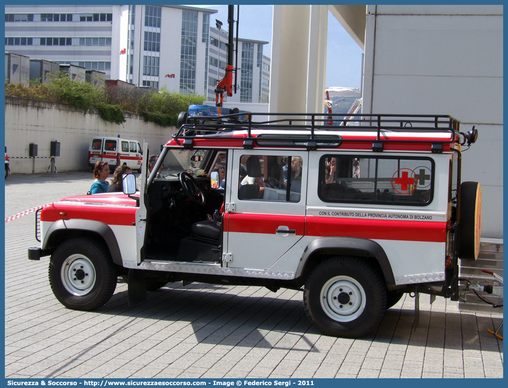 CRI 002ZA
Croce Rossa Italiana
Bolzano
Land Rover Defender 110
Parole chiave: CRI;C.R.I.;Croce;Rossa;Italiana;Land;Rover;Defender;110;Bolzano