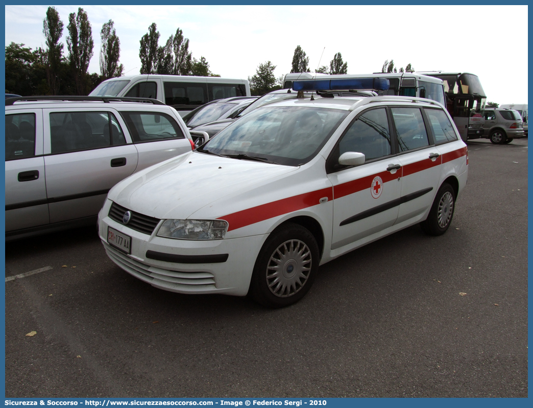 CRI 177AA
Croce Rossa Italiana
Fiat Stilo Multiwagon I serie
Parole chiave: C.R.I.;CRI;Croce;Rossa;Italiana;Fiat;Stilo;Multiwagon