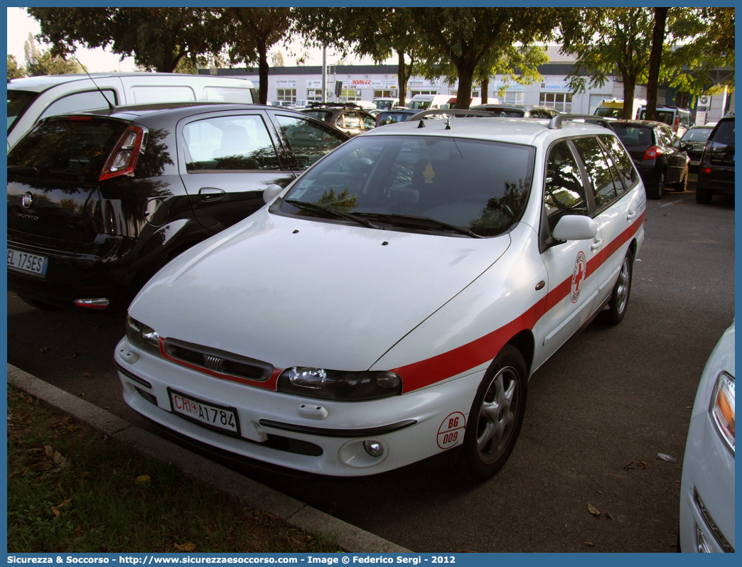 CRI A1784
Croce Rossa Italiana
Bergamo
Fiat Marea Weekend
Parole chiave: CRI;C.R.I.;Croce;Rossa;Italiana;Fiat;Marea;Weekend;Bergamo