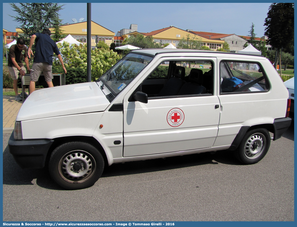 CRI A2815
Croce Rossa Italiana
Verona
Fiat Panda II serie
Parole chiave: CRI;C.R.I.;Croce;Rossa;Italiana;Fiat;Panda;Verona