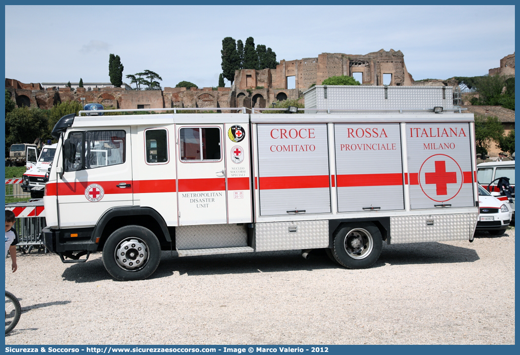 CRI A400C
Croce Rossa Italiana
Milano
Mercedes Benz LK 1124F
Metropolitan Disaster Unit
Parole chiave: CRI;C.R.I.;Croce;Rossa;Italiana;Metropolitan;Disaster;Unit;SMTS;Soccorso;Mezzi;Tecniche;Speciali;Mercedes;Benz;LK;1124F