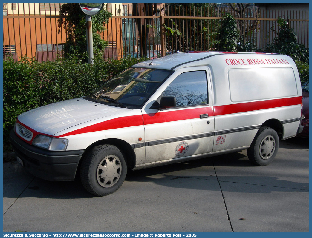 CRI A684
Croce Rossa Italiana
Carpi (MO)
Ford Courier II serie
(variante)
Parole chiave: CRI;C.R.I.;Croce Rossa Italiana;Carpi;Ford;Courier;Van