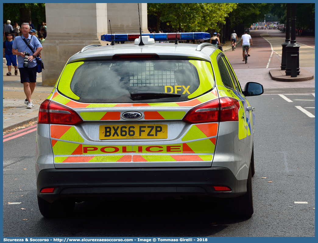 DFX
United Kingdom of Great Britain and Northern Ireland
Metropolitan Police
Ford Focus Estate III generation
Parole chiave: UK;United;Kingdom;Great;Britain;Northern;Ireland;Metropolitan;Police;Ford;Focus;Estate