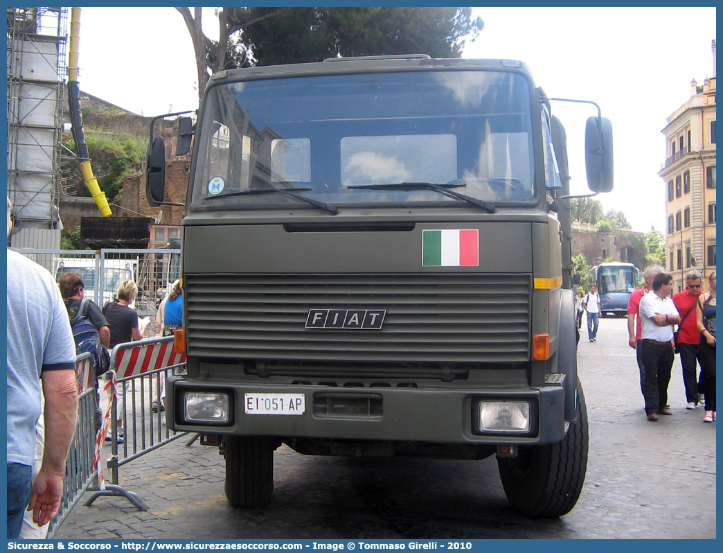 EI 051AP
Esercito Italiano
Iveco 330F26
Parole chiave: EI;E.I.;Esercito;Italiano;Iveco;330F26