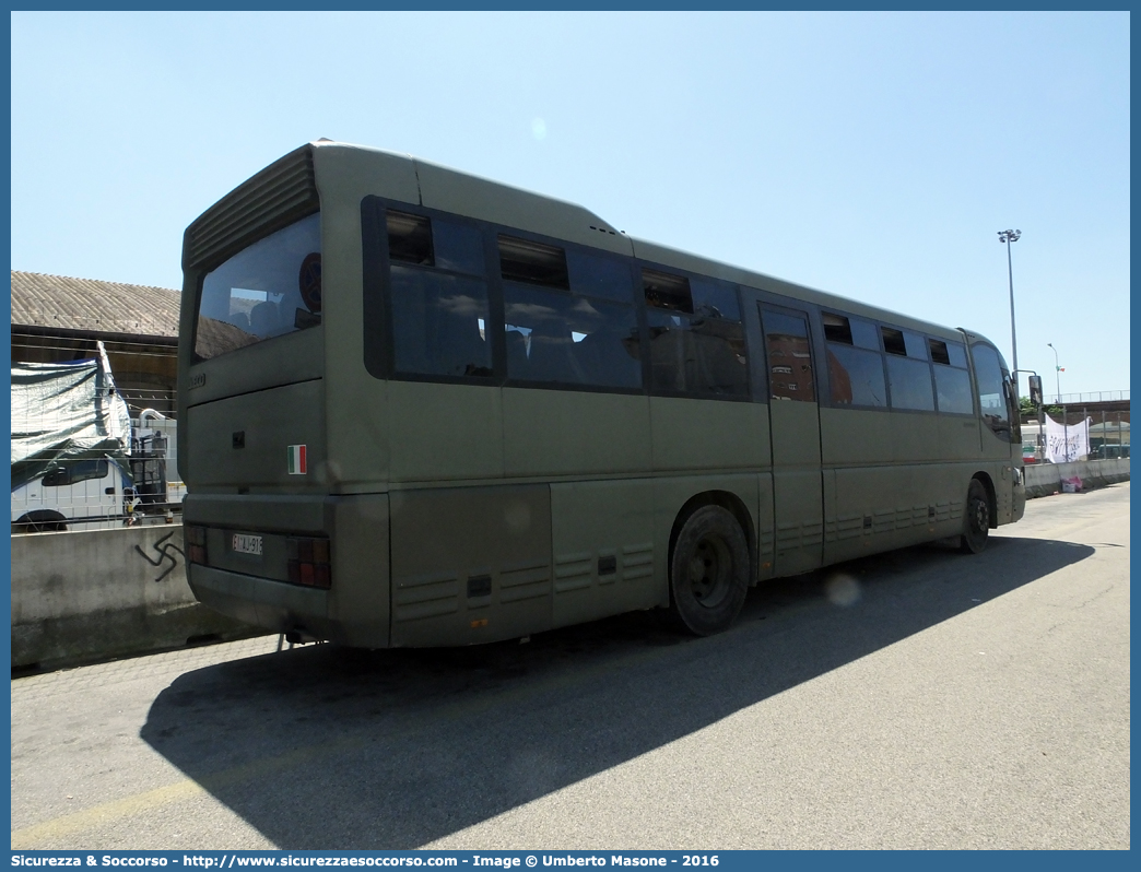 EI AJ918
Esercito Italiano
Iveco EuroClass
Parole chiave: EI;E.I.;Esercito;Italiano;Autobus;Bus;Iveco;EuroClass