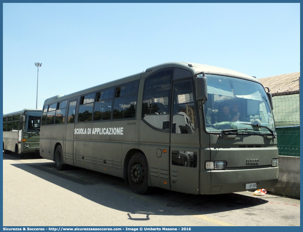 EI AP920
Esercito Italiano
Iveco EuroClass
"Scuola di Applicazione"
Parole chiave: EI;E.I.;Esercito;Italiano;Autobus;Bus;Iveco;EuroClass