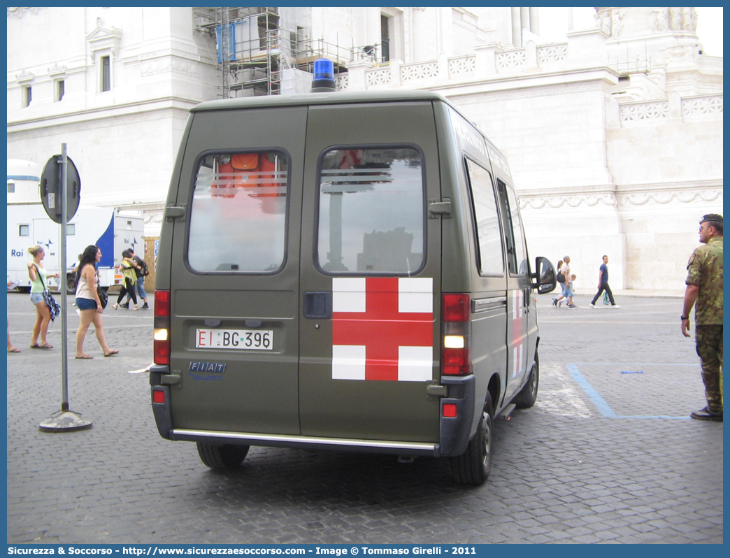 EI BG396
Esercito Italiano
Sanità Militare
Policlinico Militare "Celio"
Fiat Ducato II serie
Allestitore Bollanti S.r.l.
Parole chiave: EI;E.I.;Esercito;Italiano;Sanità;Militare;Fiat;Ducato;Ambulanza;Policlinico;Militare;Celio;Bollanti