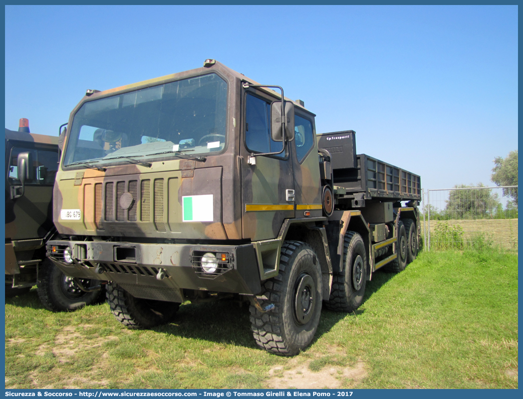 EI BG679
Esercito Italiano
Astra SMR 88.42 8X8
Parole chiave: EI;E.I.;Esercito;Italiano;Mezzi da Cantiere;Trasporto Materiali;Supporto Logistico;Astra;SM88.42