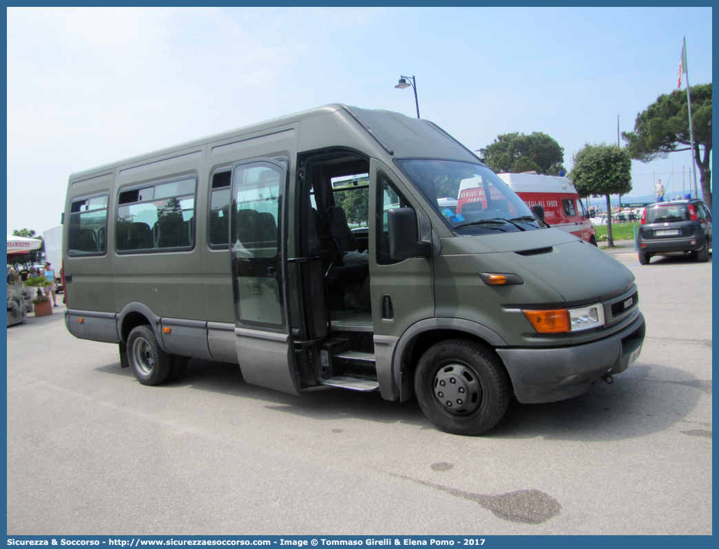 EI BH956
Esercito Italiano
Iveco Daily 50C13 III serie
Parole chiave: EI;E.I.;Esercito;Italiano;Iveco;Daily;50C13