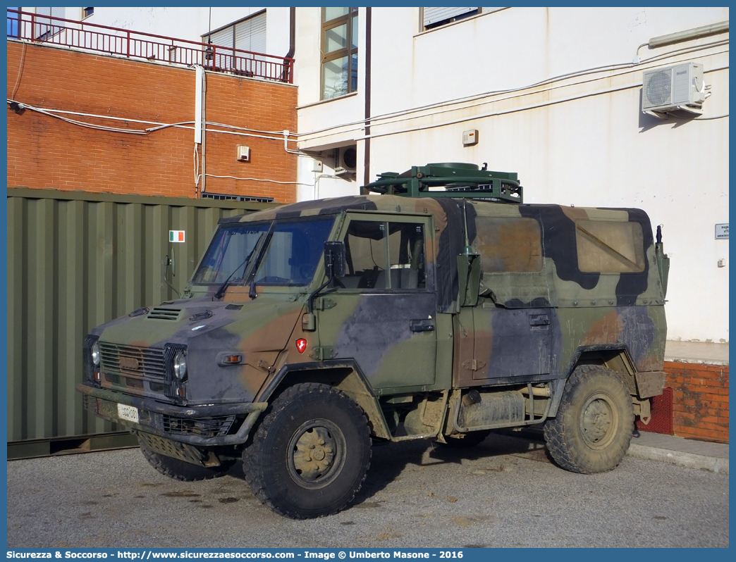 EI CG001
Esercito Italiano
Iveco VM90T
Parole chiave: EI;E.I.;Esercito;Italiano;Iveco;VM;90;T;VM90