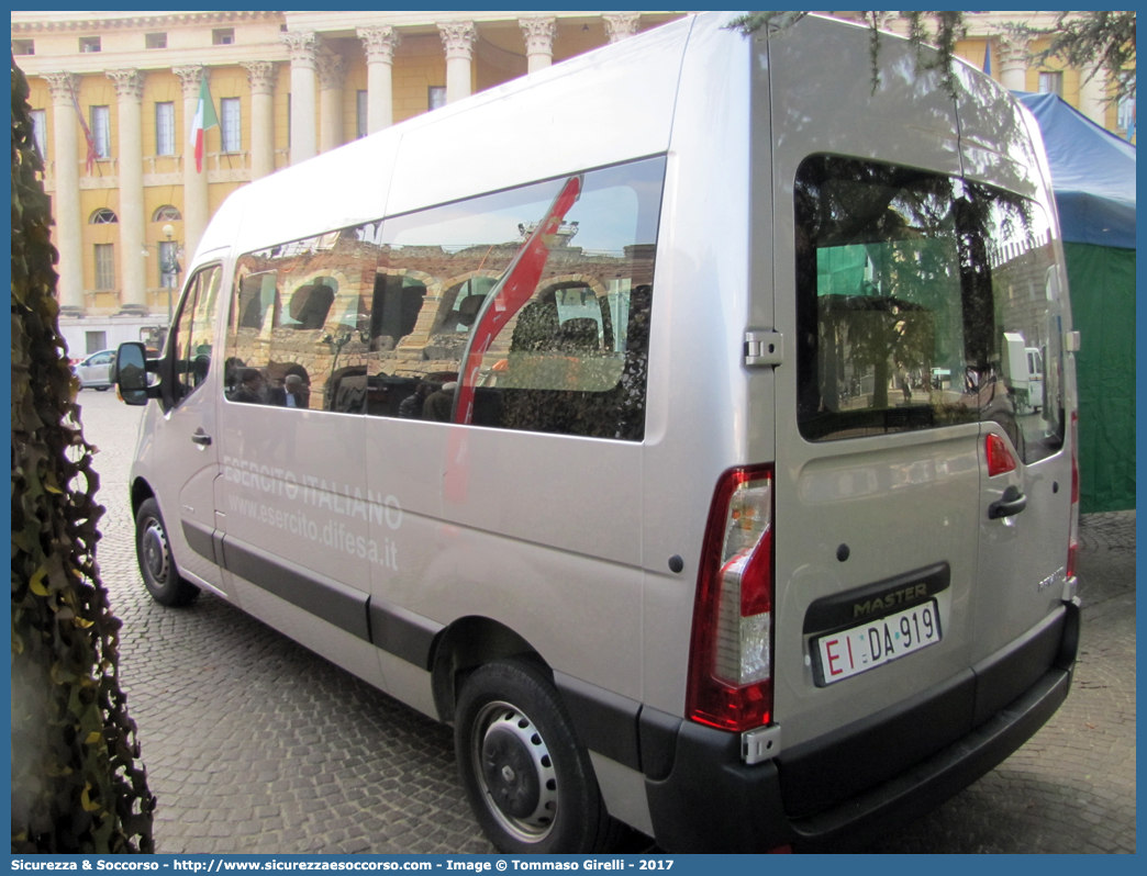 EI DA919
Esercito Italiano
Renault Master IV serie
Parole chiave: EI;E.I.;Esercito;Italiano;Renault;Master