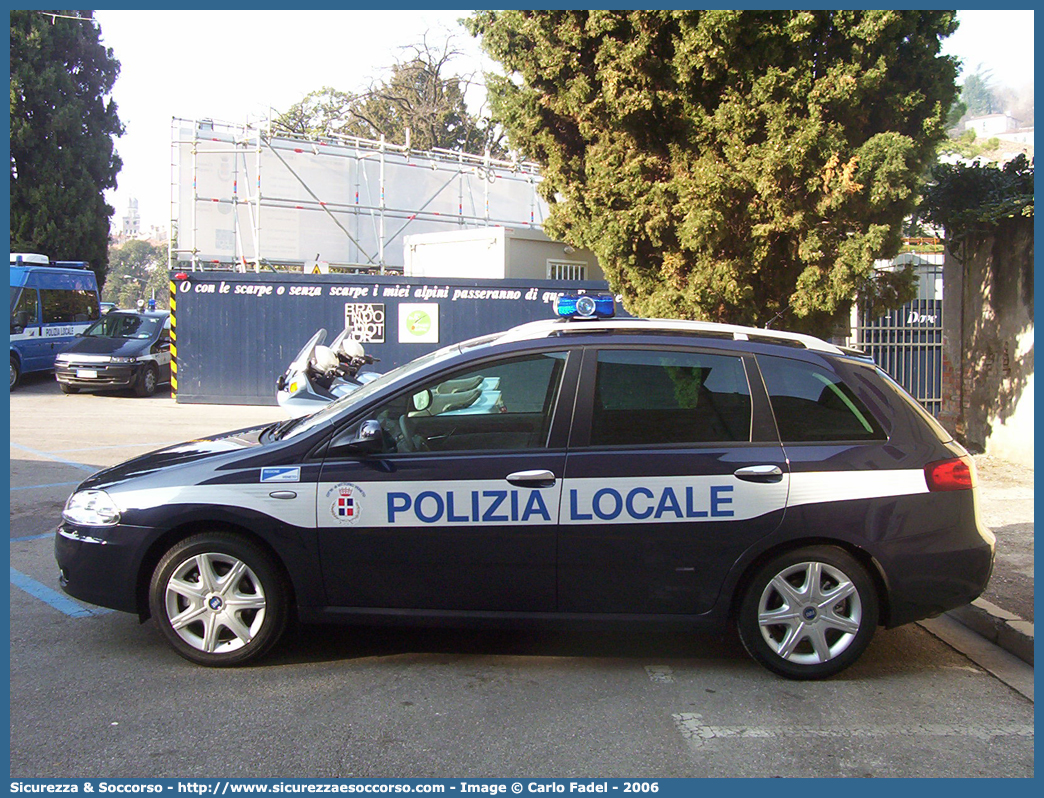 -
Polizia Municipale
Comune di Vittorio Veneto
Fiat Nuova Croma I serie
Parole chiave: PL;P.L.;PM;P.M.;Polizia;Locale;Municipale;Vittorio;Veneto;Fiat;Nuova;Croma